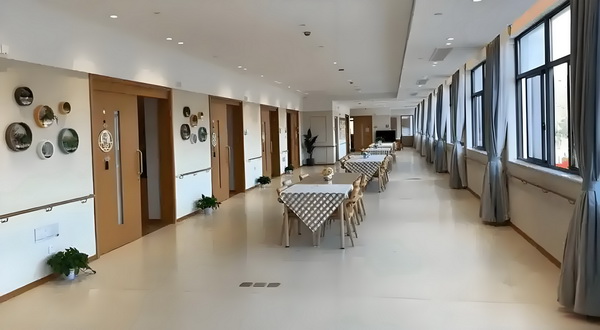 申请入户深圳市_易烊千玺演唱会300万人抢7000张票专家：涉及抢票机制问题｜宅男财经 易烊千玺演财富7万金币