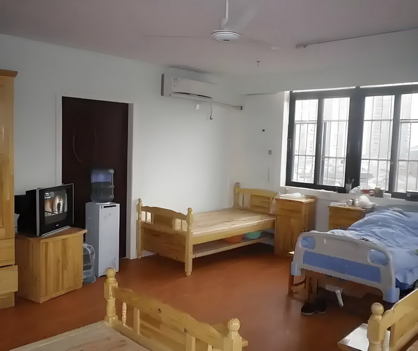 毕业生深圳落户_佟丽娅儿子正脸曝光，五官气质超像爸爸 像爸爸爬上痕迹当岁月的悄然